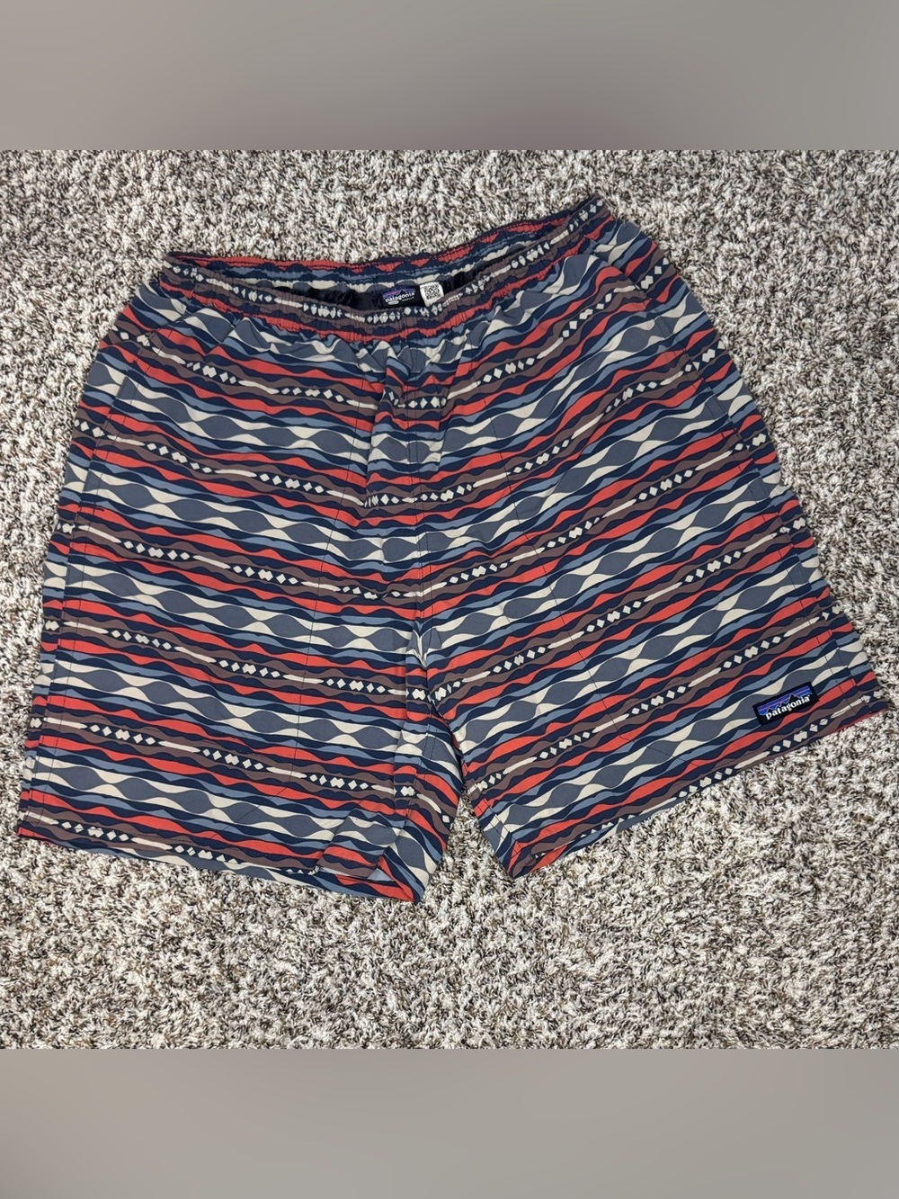 Patagonia Men’s Swim Trunks Medium Geometric Stripe Print Board Shorts